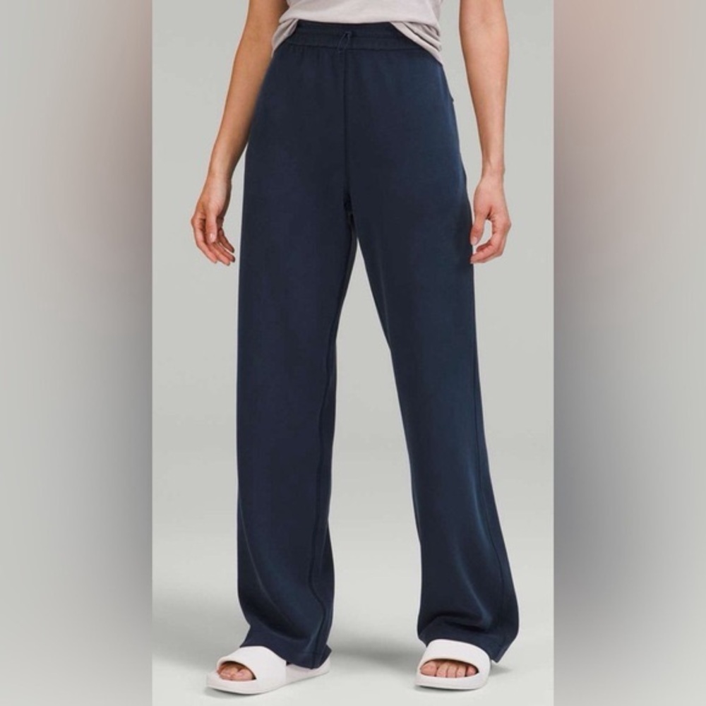 Lululemon Softstreme Hi Rise Straight Leg True Navy Pants Size 10 28.5” Inseam